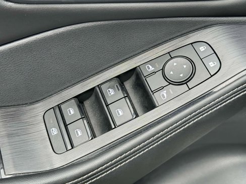 Used 2022 Nissan Rogue SV w/ SV Premium Package image 34