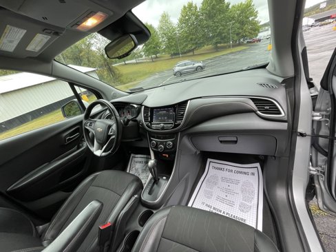 Used 2022 Chevrolet Trax LT w/ Sport Edition image 10