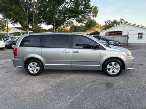 Used 2016 Dodge Grand Caravan SE w/ Quick Order Package 29E SE image 4