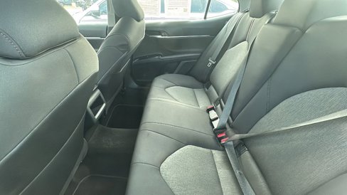 Used 2020 Toyota Camry LE image 10