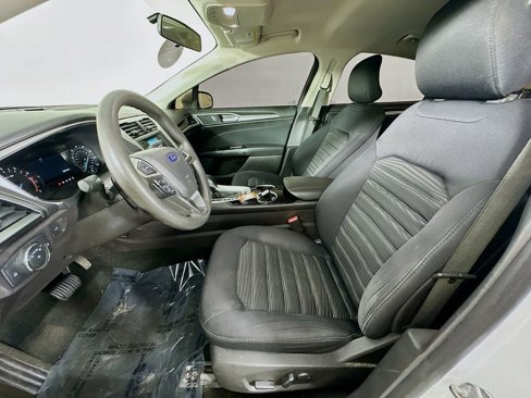 Used 2016 Ford Fusion SE image 25