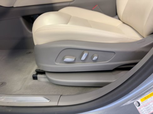 Used 2022 Cadillac XT5 Premium Luxury w/ Technology Package image 13