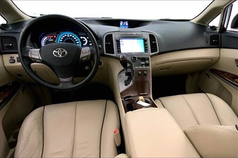 Used 2010 Toyota Venza AWD image 16