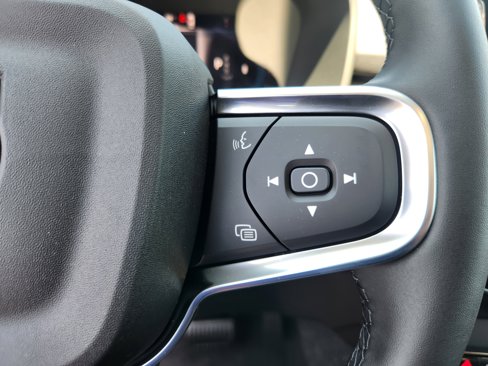 New 2025 Volvo XC40 B5 Core w/ Protection Package image 33