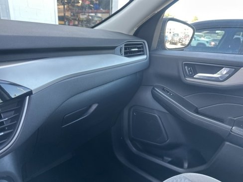 Used 2021 Ford Escape SE w/ SE Sport Appearance Package image 23