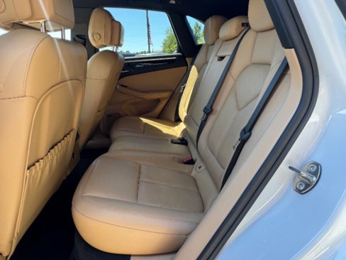 Used 2017 Porsche Macan image 12