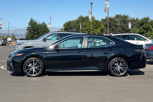 Used 2022 Toyota Camry SE image 7
