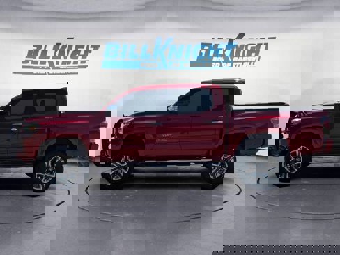 Used 2017 Toyota Tacoma Limited image 2