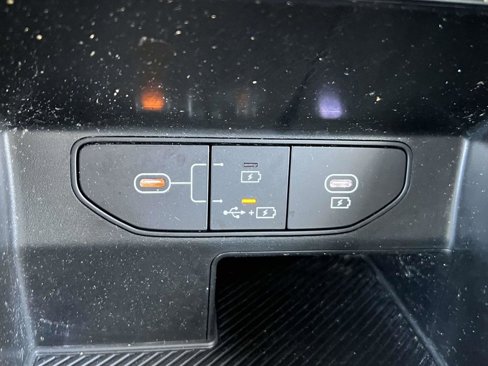 Used 2025 Kia Sorento LX image 21