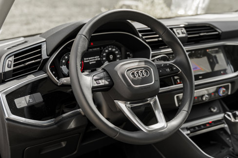 Certified 2025 Audi Q3 2.0T Premium Plus image 10