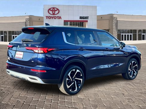 Used 2023 Mitsubishi Outlander SE image 7