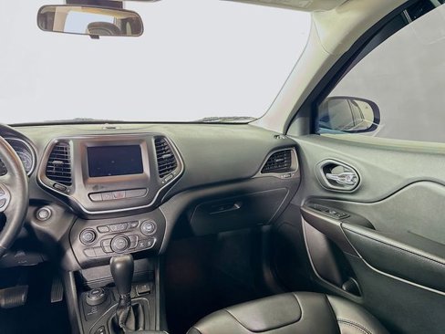 Used 2019 Jeep Cherokee Latitude Plus w/ Cold Weather Group image 26