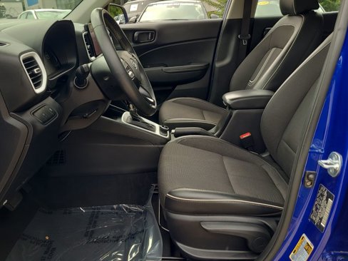 Used 2024 Hyundai Venue Limited image 10