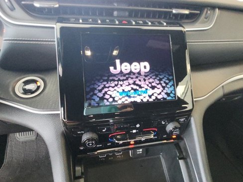 Certified 2024 Jeep Grand Cherokee Altitude image 34