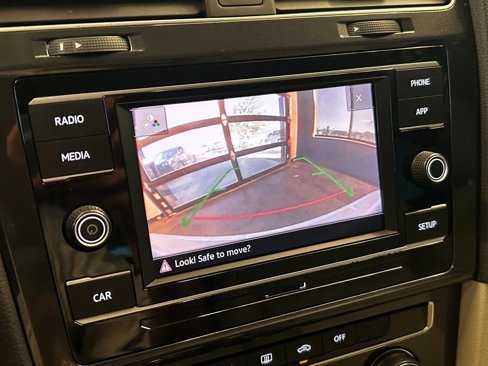 Used 2019 Volkswagen Golf S image 13