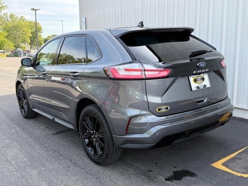Certified 2022 Ford Edge ST-Line w/ Cold Weather Package image 3