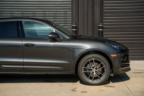 Certified 2025 Porsche Macan image 15