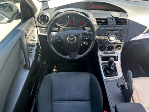 Used 2010 MAZDA MAZDA3 i Touring image 9