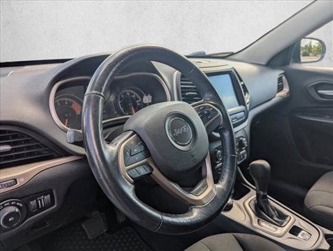 Used 2016 Jeep Cherokee 75th Anniversary image 10