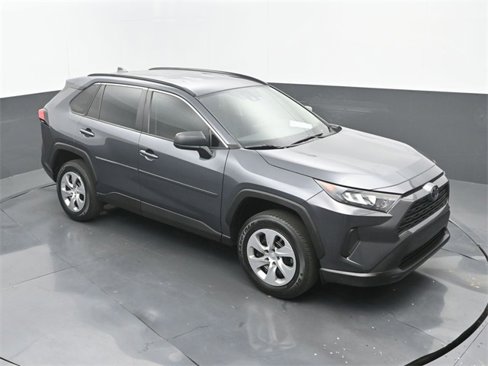 Used 2021 Toyota RAV4 LE image 28