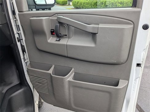 Used 2020 Chevrolet Express 2500 image 28