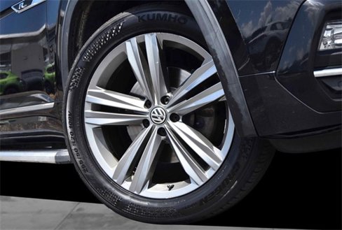 Used 2019 Volkswagen Atlas SEL R-Line image 4