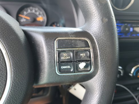 Used 2014 Jeep Patriot Sport image 16