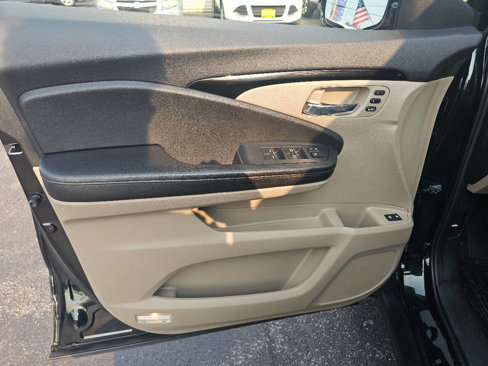 Used 2016 Honda Pilot Touring image 12