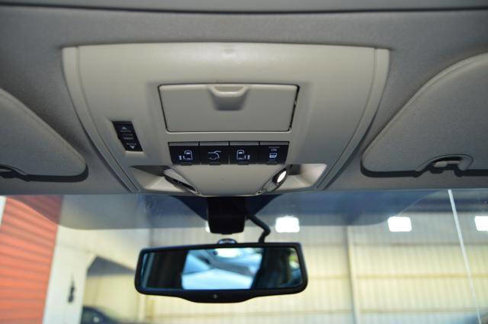 Used 2016 Chrysler Town & Country Touring-L image 28