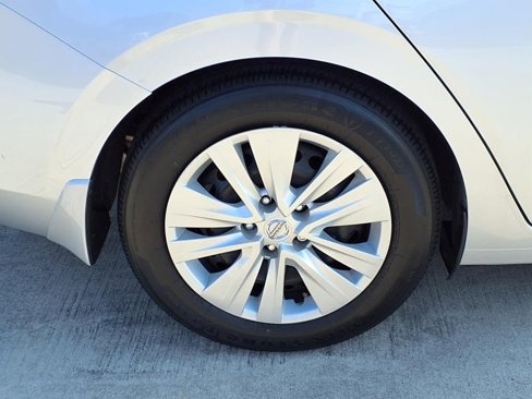 Used 2022 Nissan Sentra S image 13