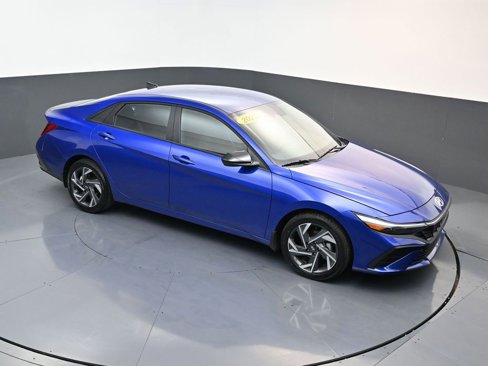 Certified 2025 Hyundai Elantra Sport image 14