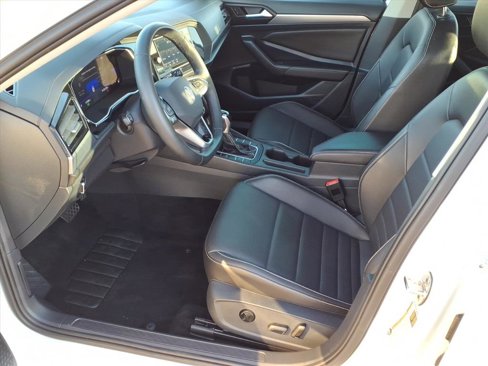 Used 2022 Volkswagen Jetta SE image 19