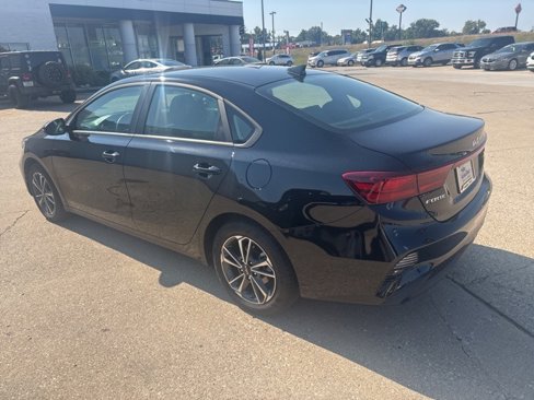 Used 2024 Kia Forte LXS w/ LXS Technology Package image 11
