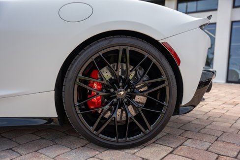 Used 2021 McLaren GT image 10
