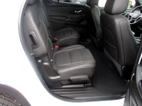 Used 2023 Chevrolet Traverse LT image 13