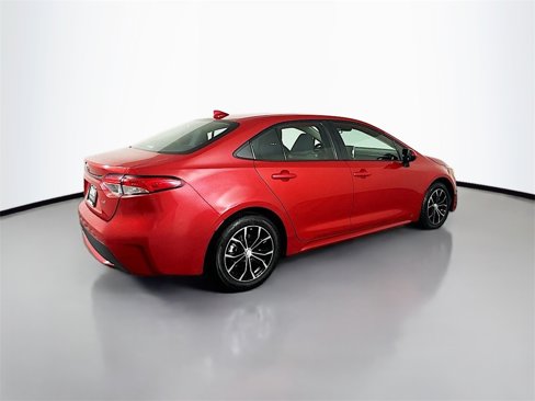 Used 2021 Toyota Corolla LE image 11