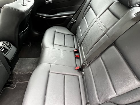 Used 2015 Mercedes-Benz E 250 BlueTEC Sedan image 32