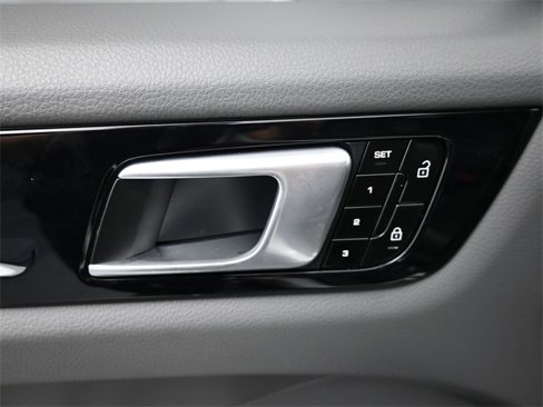 Certified 2021 Porsche Cayenne image 8