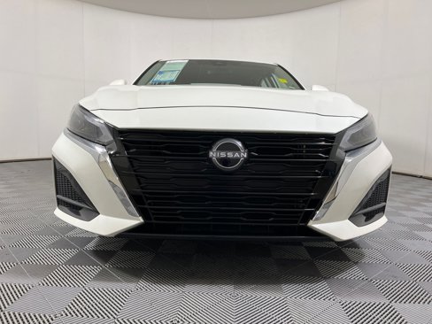 Used 2023 Nissan Altima 2.5 SV image 5