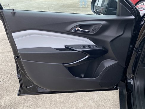 New 2025 Chevrolet Trax LT w/ Driver Confidence Package image 19