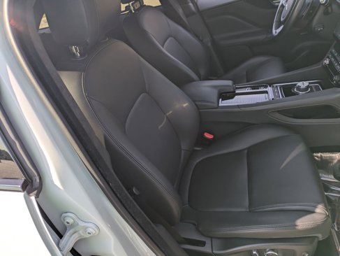 Used 2020 Jaguar F-PACE Premium image 30