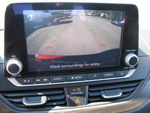 Used 2024 Nissan Altima 2.5 SV image 16
