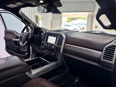 Used 2017 Ford F250 Platinum w/ FX4 Off-Road Package image 19