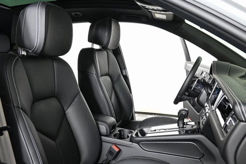 Used 2024 Porsche Macan Turbo image 24