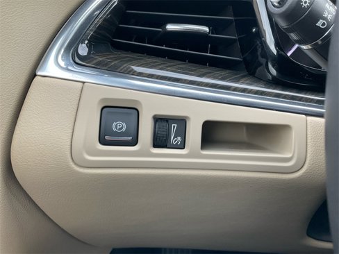 Used 2017 Cadillac XT5 FWD image 28