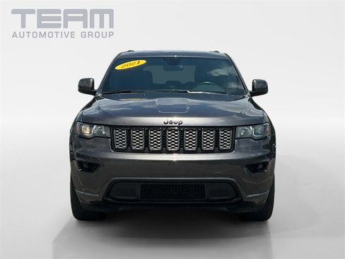 Used 2021 Jeep Grand Cherokee Laredo X image 2