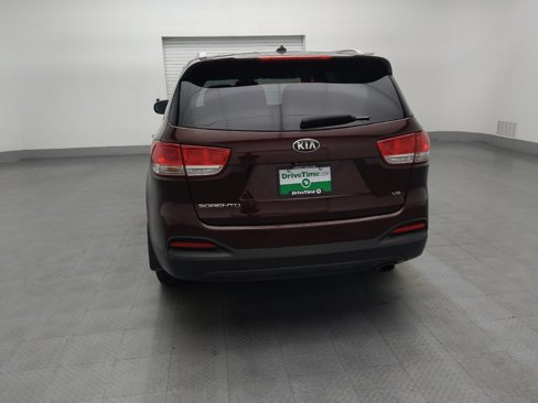 Used 2018 Kia Sorento LX image 6