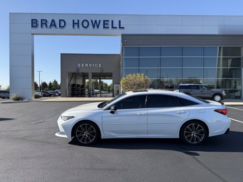 Used 2019 Toyota Avalon Touring w/ Advanced Safety Package image 1