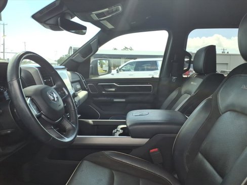 Used 2021 RAM 1500 Laramie w/ Night Edition image 7