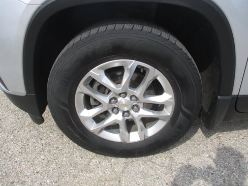 Used 2018 Chevrolet Traverse LT image 39